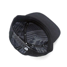 Load image into Gallery viewer, Tricorn Snapback - Black