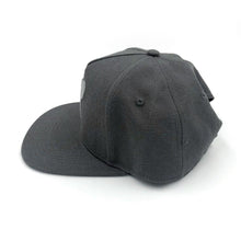 Load image into Gallery viewer, Tricorn Snapback - Gray
